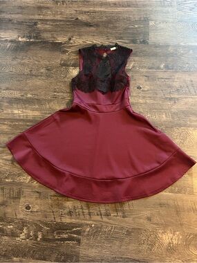 Ardene Sleeveless black Lace-Accented Burgundy Fit & Flare Dress small